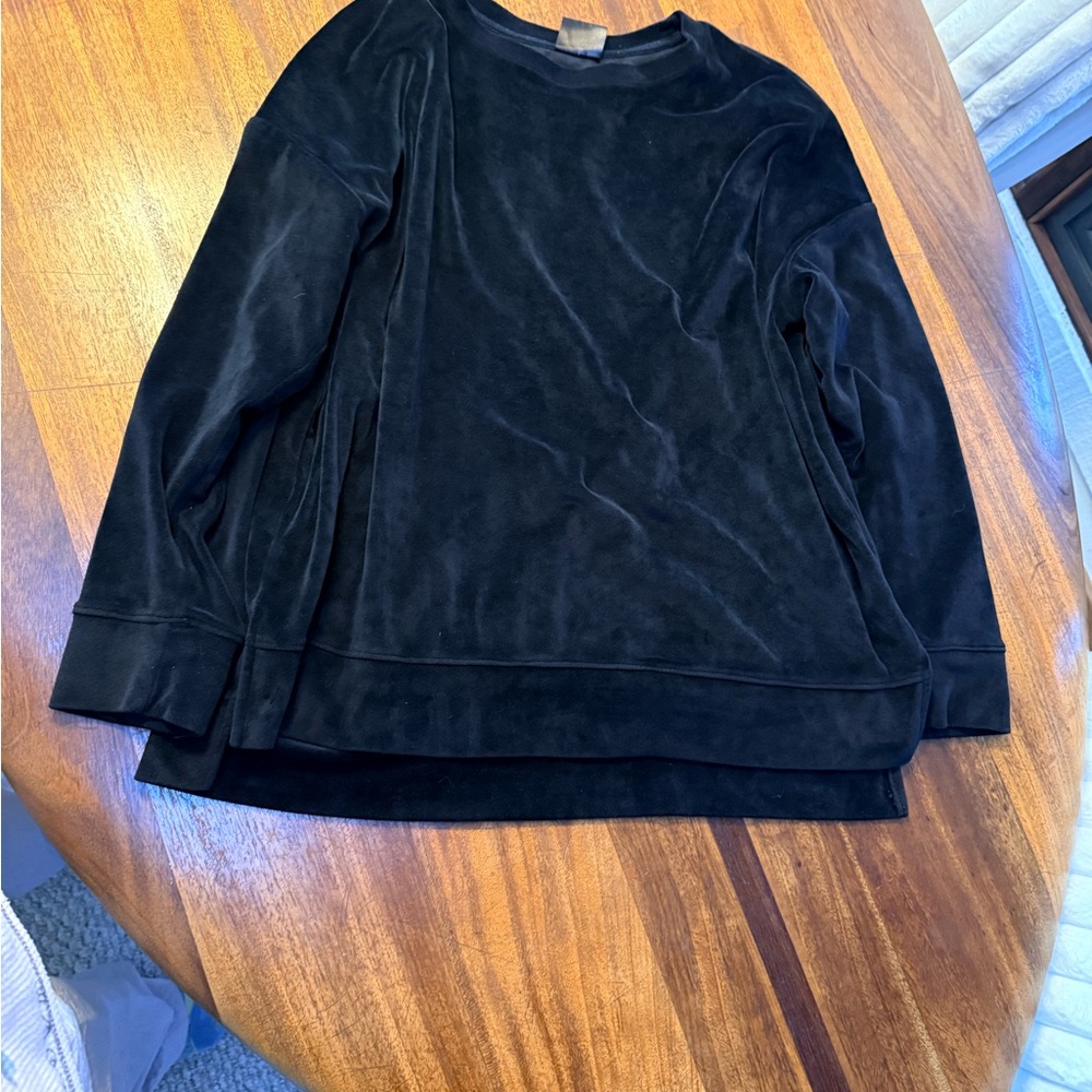 Black Velvet Women's Sweatshirt